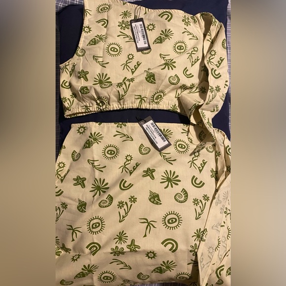 Khaki Shell Print Tie Side Mini Skirt and off the shoulder crap top - Picture 6 of 7